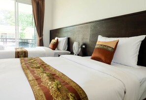 In-room safe, desk, rollaway beds, free WiFi - The Oasis Khaolak Resort (Takua Pa)