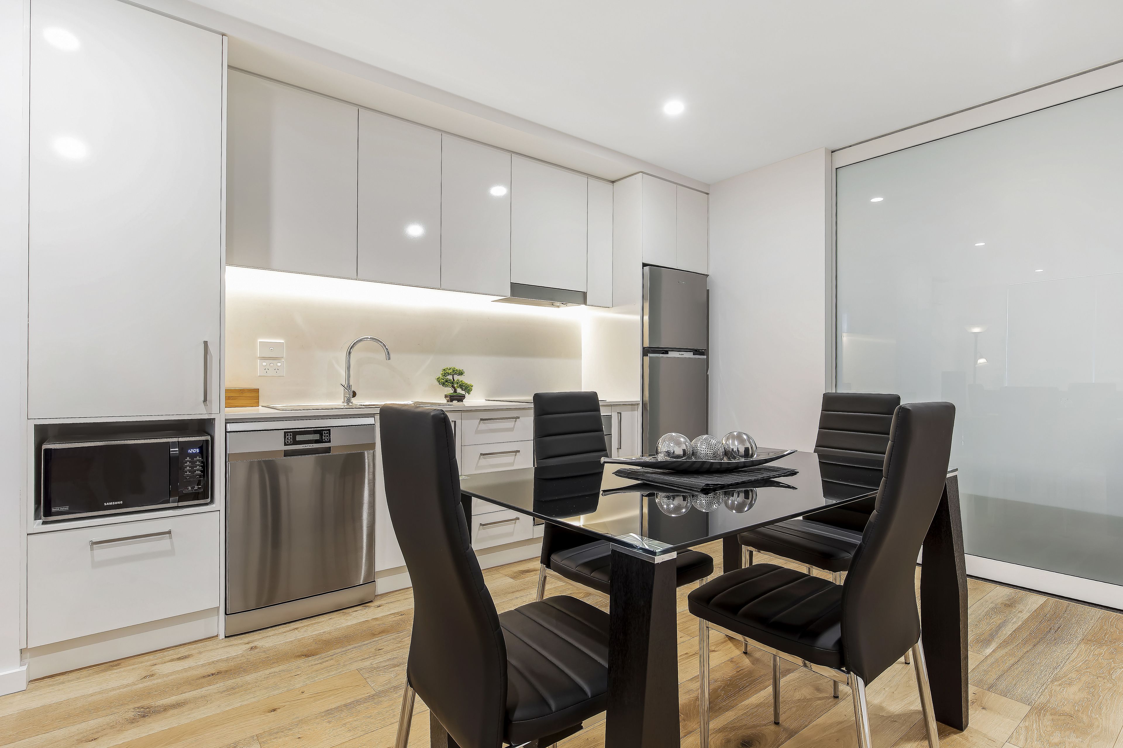 One Bedroom + Study with Harbour View | Private kitchen | Full-sized fridge, microwave, oven, stovetop