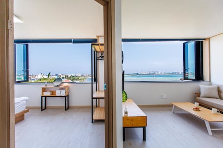 Suite | Free WiFi
