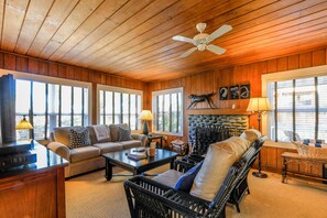 ห้องสวีท, 1 ห้องนอน | เตารีด/โต๊ะรีดผ้า, เปล/เตียงเด็กอ่อน, เตียงเสริม/เปล, Wi-Fi ฟรี