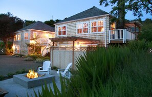 Property grounds - Inn at Arch Cape (Arch Cape)