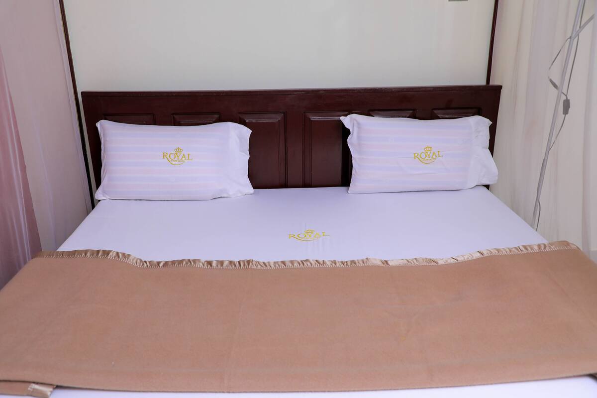 Deluxe Single Room | In-room safe, desk, soundproofing, free WiFi