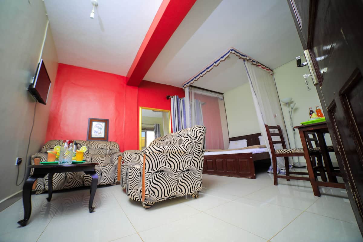 In-room safe, desk, soundproofing, free WiFi