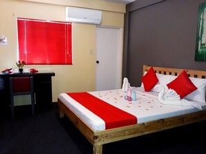 Soundproofing, free WiFi, bed sheets