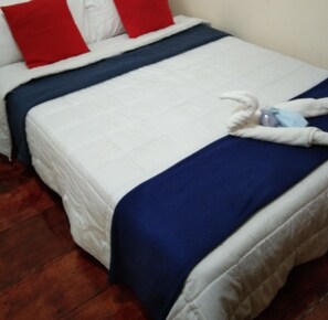 Basic Double Room | Soundproofing, free WiFi, bed sheets