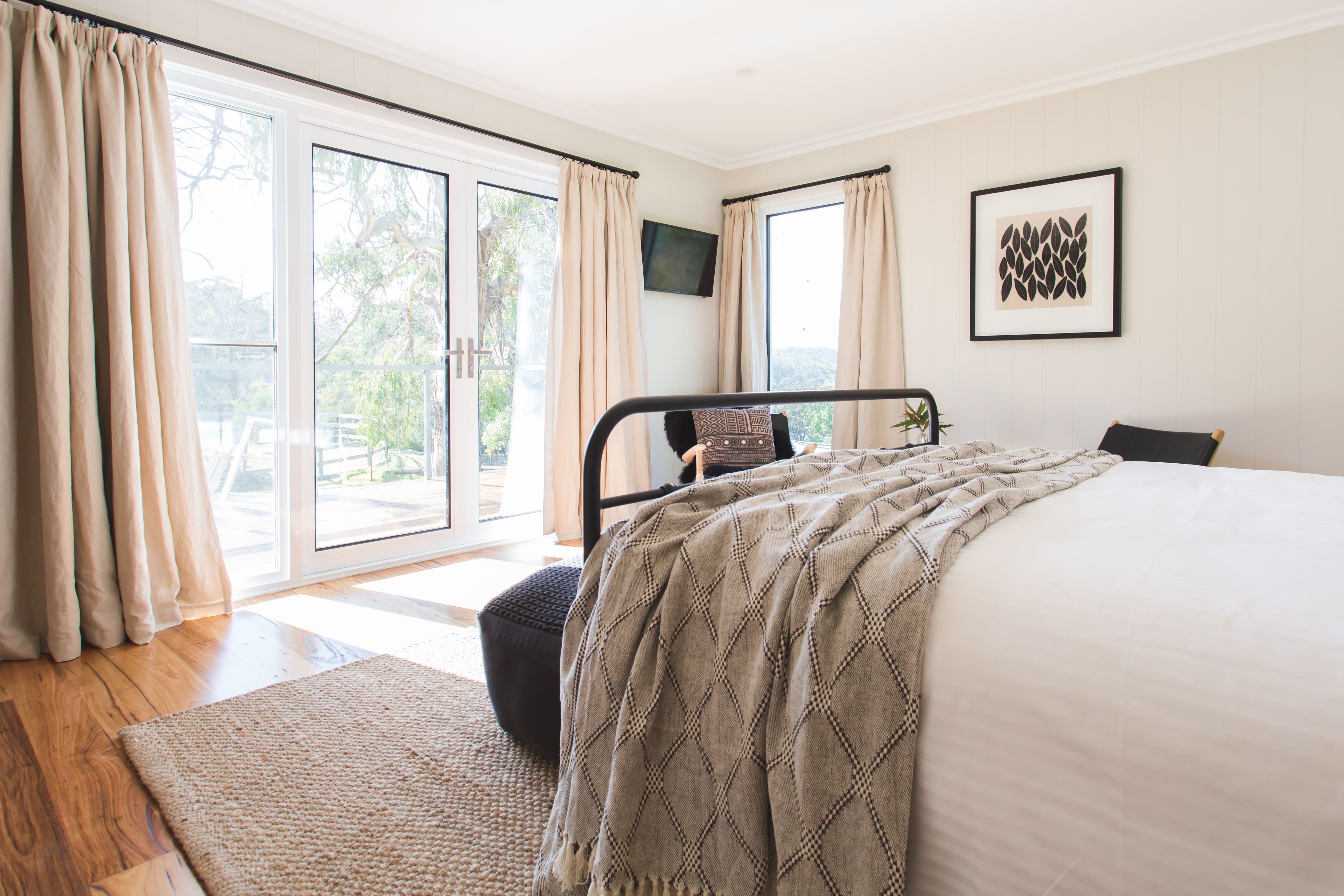 Bộ đồ giường cao cấp, trang trí khác biệt 