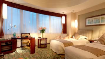 1 bedroom, premium bedding, minibar, in-room safe