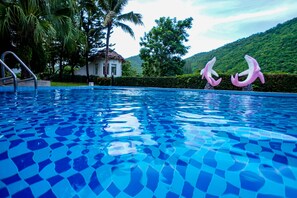 Outdoor pool - Baan Aom Kod Kun Kao (Suan Phueng)