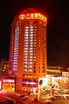 Façade de l’hébergement - soirée/nuit
