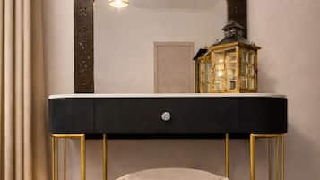 Dobbeltværelse - privat badeværelse | Skrivebord, lydisolering, strygejern/strygebræt