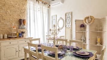 Local cuisine breakfast on weekdays (EUR 5 per person)