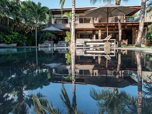 Outdoor pool - Villa Yoga by Villa Finder (Seminyak)