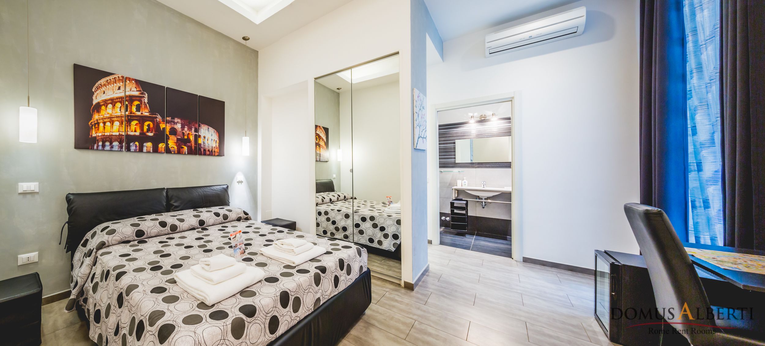 Double Room (Colosseo) | In-room safe, desk, blackout curtains, soundproofing