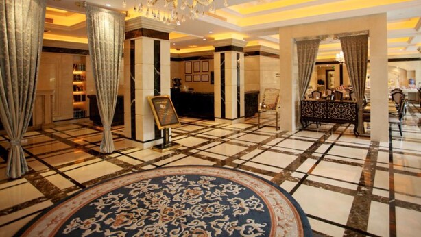 2 restaurants; breakfast, lunch, and dinner served - Jing Li Hotel (Nanjing)
