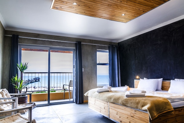 Superior-Doppel- oder -Zweibettzimmer, Meerblick, Meerseite | Zimmersafe, Schreibtisch, Verdunkelungsvorhänge, kostenloses WLAN