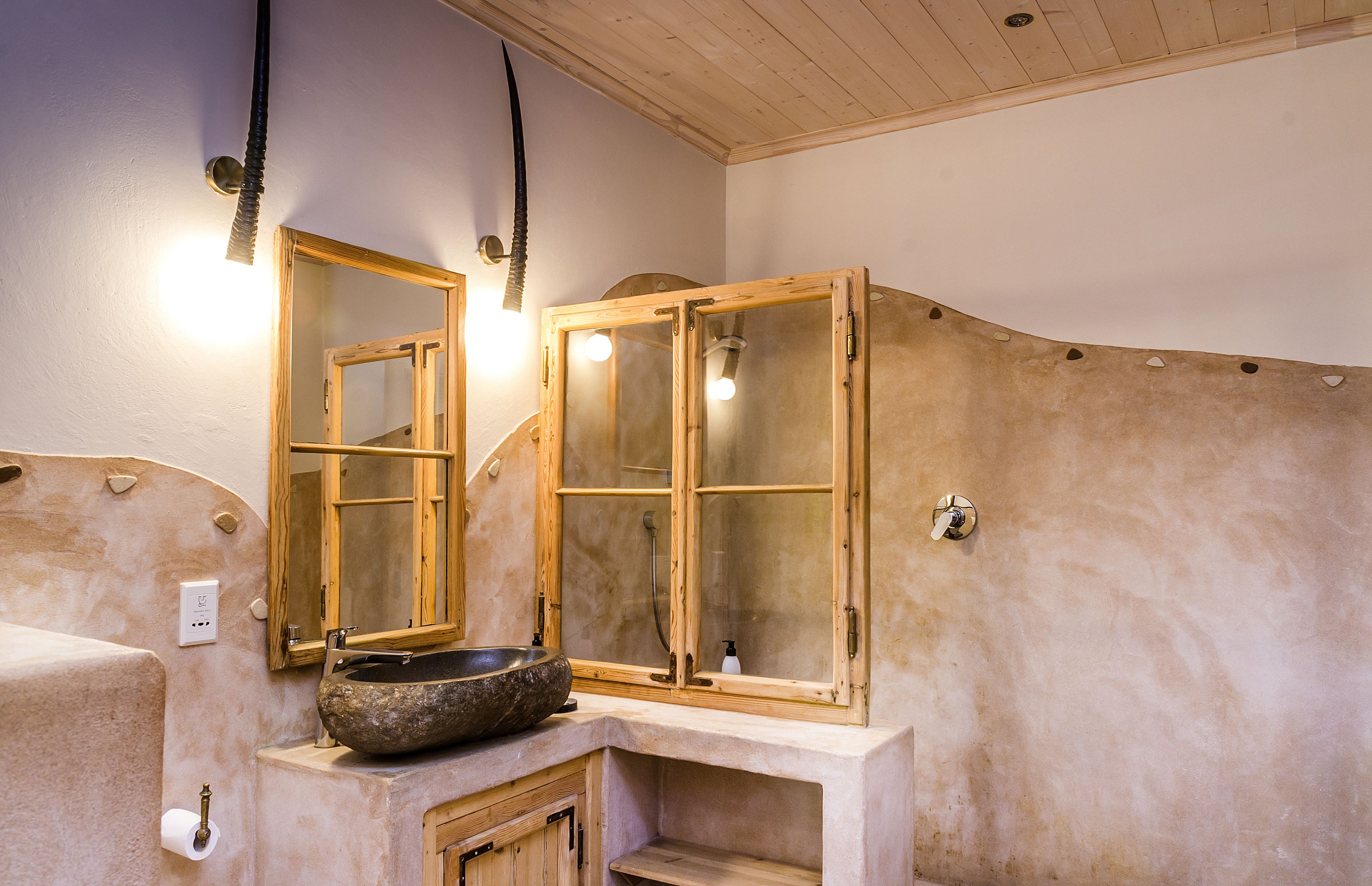 in-room safe, desk, blackout curtains, free wifi