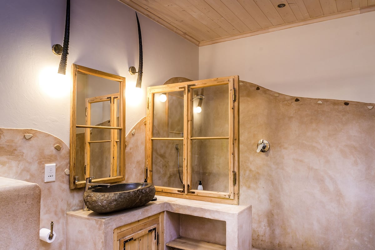 in-room safe, desk, blackout curtains, free wifi