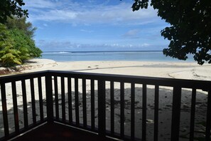Beach/ocean view - Muriavai Bungalows (Rarotonga)