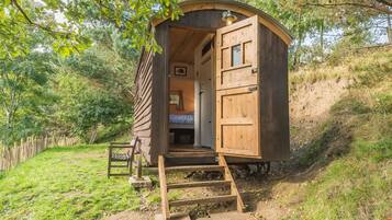 Cabin (Shepherds Hut - Swaledale) | Property grounds