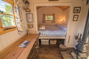 Cabin (Shepherds Hut - Swaledale) - Craven Shepherd Huts (Skipton)