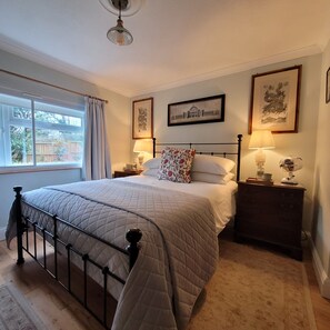 ダブルルーム キングベッド 1 台 エンスイート | エジプト綿のシーツ、高級寝具、客室ごとに異なる装飾、客室ごとに異なるインテリア