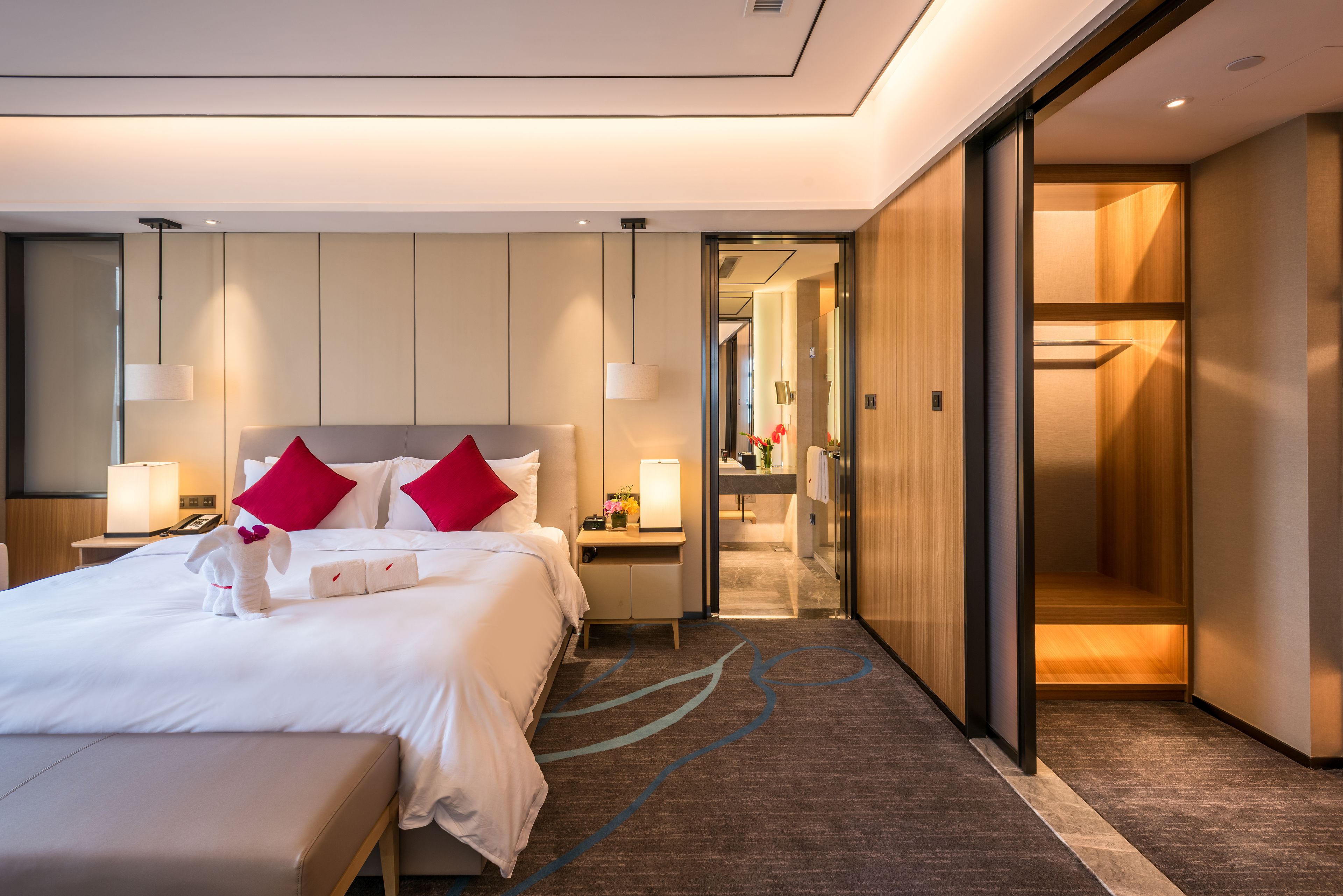 Premium bedding, down duvets, minibar, in-room safe