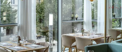 Frühstück, Mittagessen, Abendessen, moderne, europäische Küche