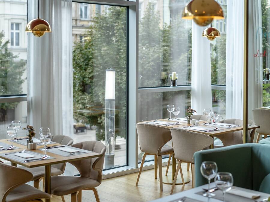 Breakfast, lunch, dinner served; Modern European cuisine