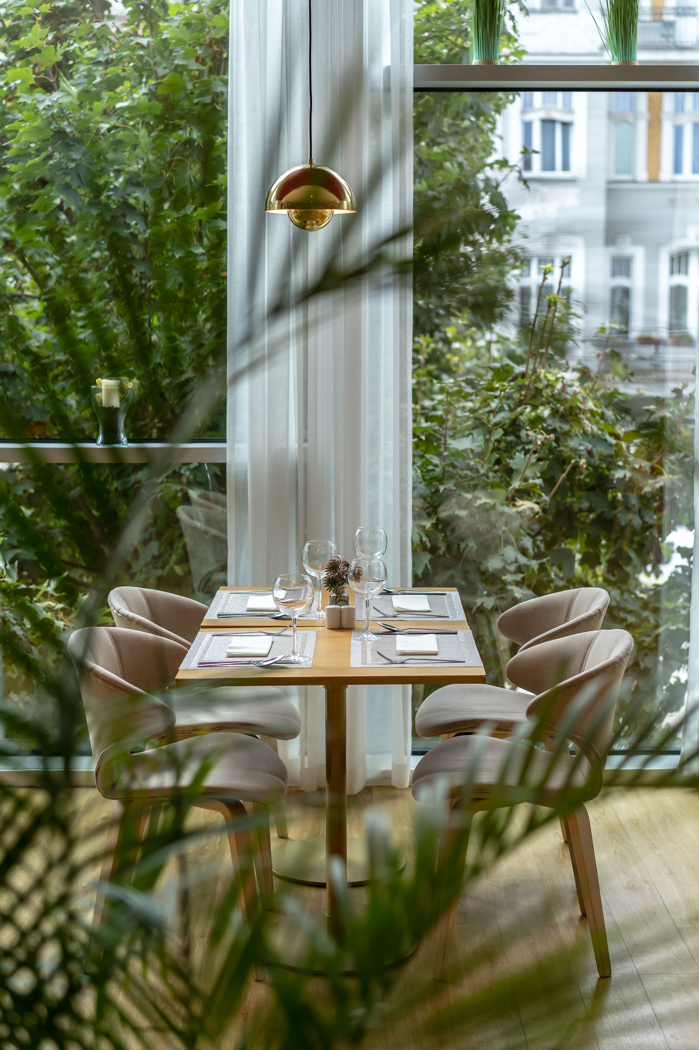 breakfast, lunch, dinner served; modern european cuisine