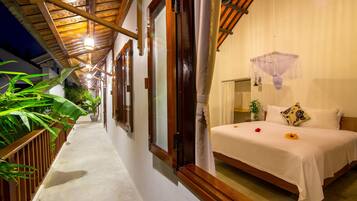 Deluxe Room, Balcony | Balcony