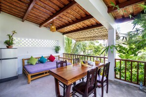 Habitación Deluxe, balcón | Terraza o patio