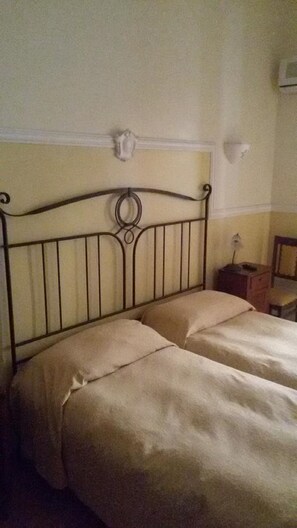 In-room safe - Hotel Bella Napoli (Agrigento)