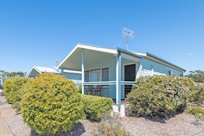 Tabourie Deluxe (5) | Balcony - Holiday Haven Lake Tabourie (Lake Tabourie)