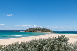 Beach nearby - Holiday Haven Lake Tabourie (Lake Tabourie)