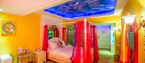 Comfort Queen Room | Desk, blackout curtains, free WiFi