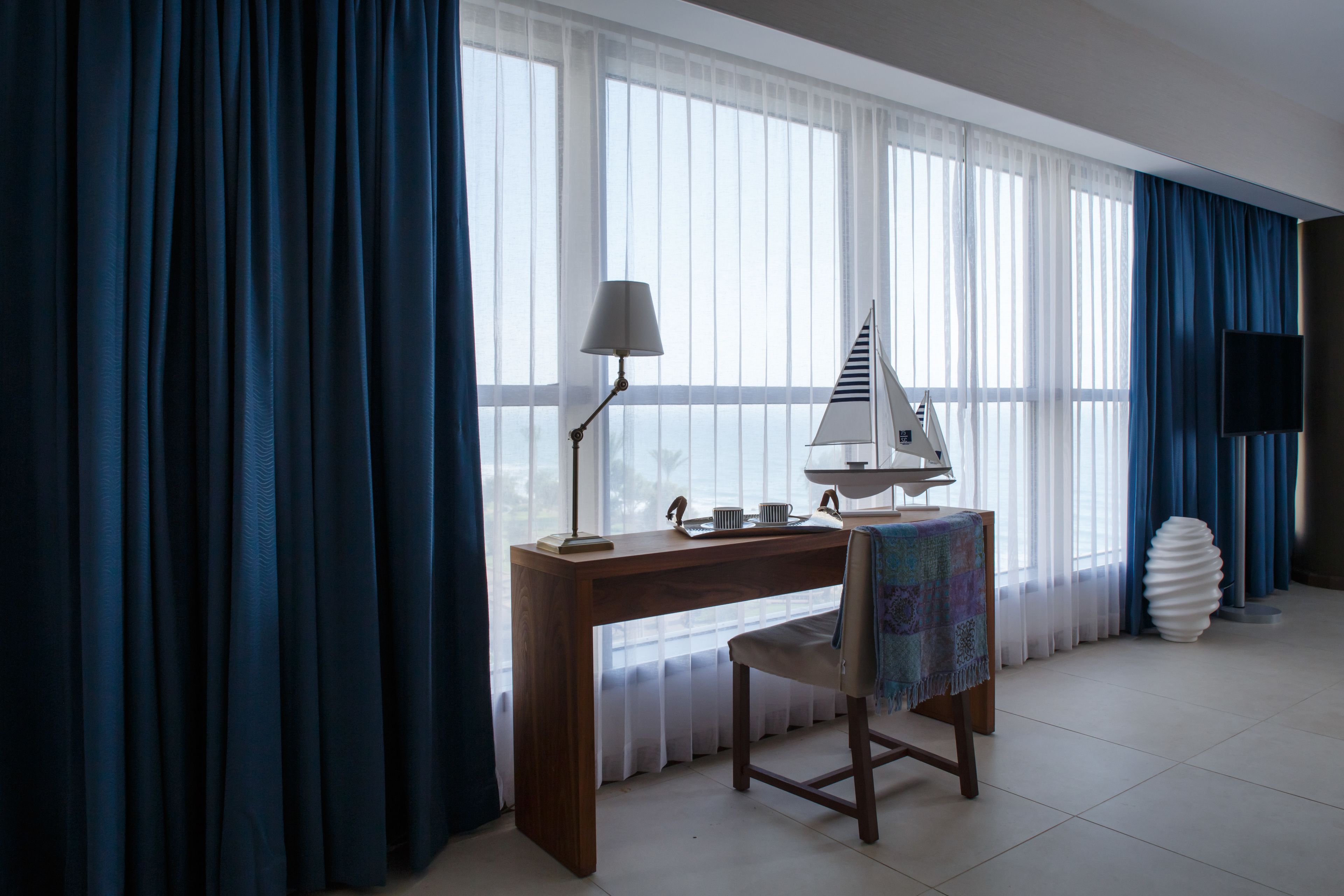 in-room business centre