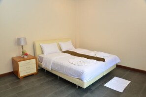 3 bedrooms, Egyptian cotton sheets, pillow-top beds, in-room safe - The Tropical Jomtien Pool Villa (Pattaya)