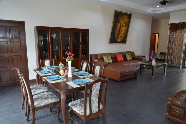 3 Bedroom Villa | Room amenity