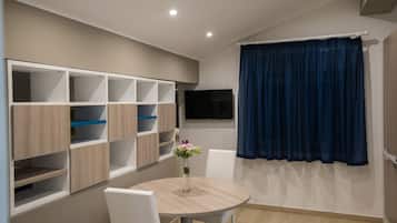 Superior-Zimmer | Wohnbereich | Flachbildfernseher