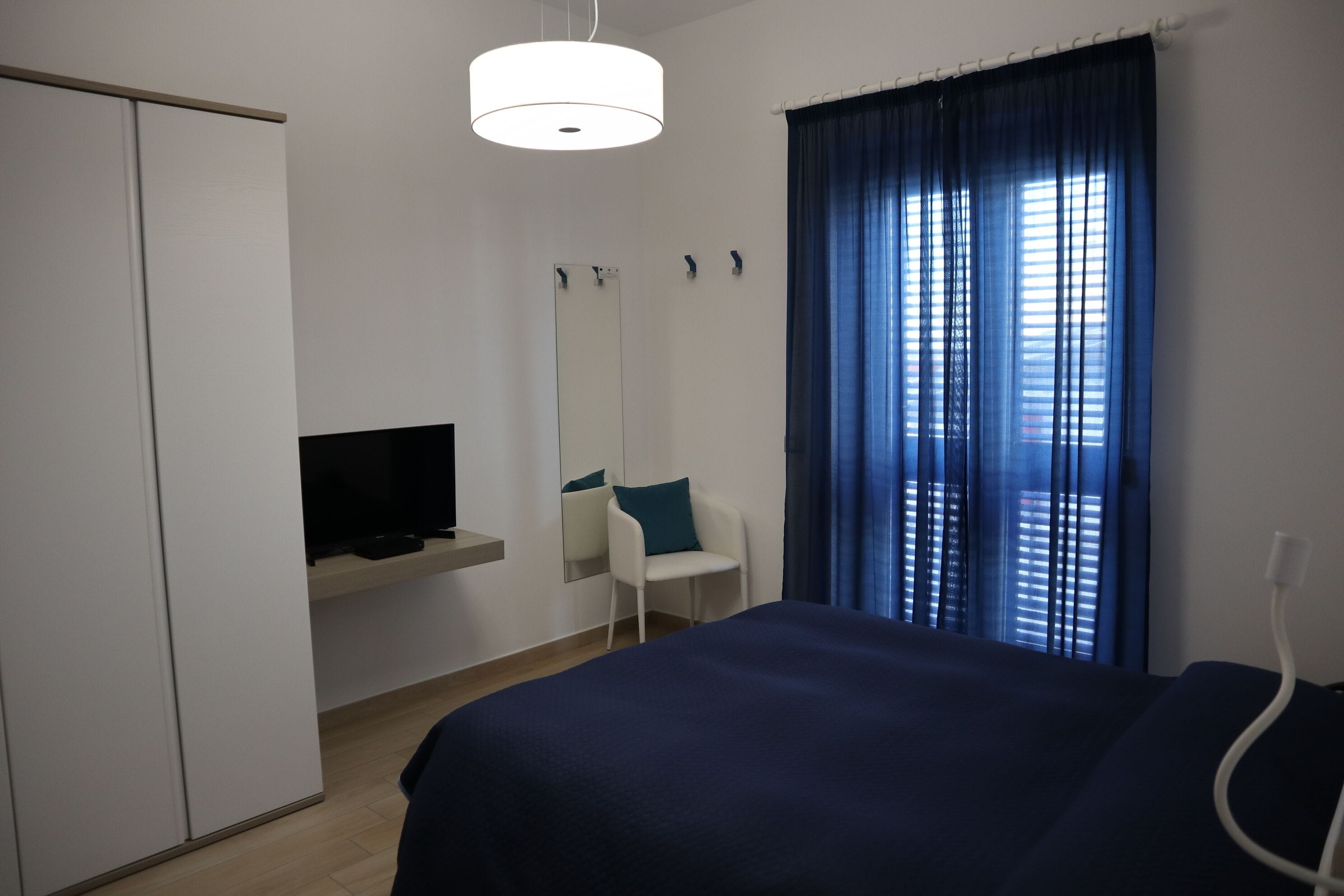 Suite – junior | Safe på rommet, skrivebord, lydisolert og barnesenger