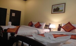 Superior Triple Room  | ตู้นิรภัยในห้องพัก, โต๊ะทำงาน, Wi-Fi ฟรี