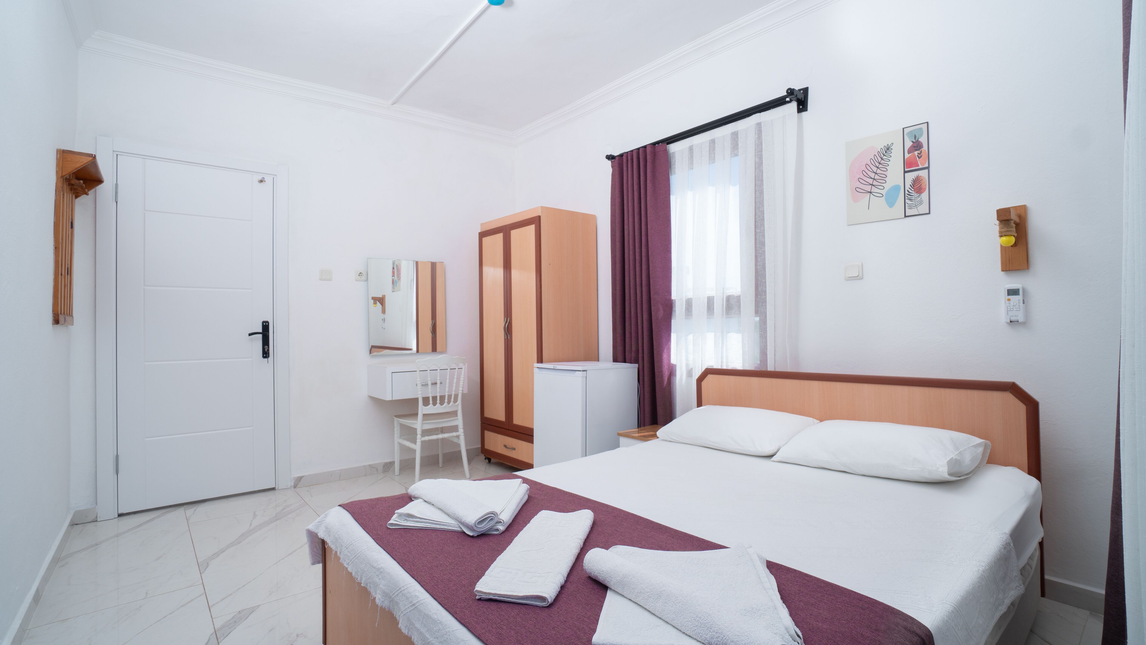 panoramic double or twin room | 1 bedroom, desk, laptop workspace, soundproofing