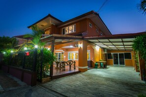 5 Bedroom Villa | Terrace/patio - The Lavender Jomtien Pool Villa (Pattaya)