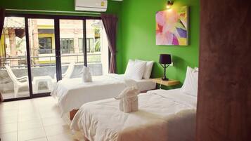 Basic Double or Twin Room | In-room safe, desk, WiFi (free)