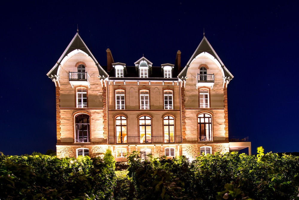 Château de Sacy by null