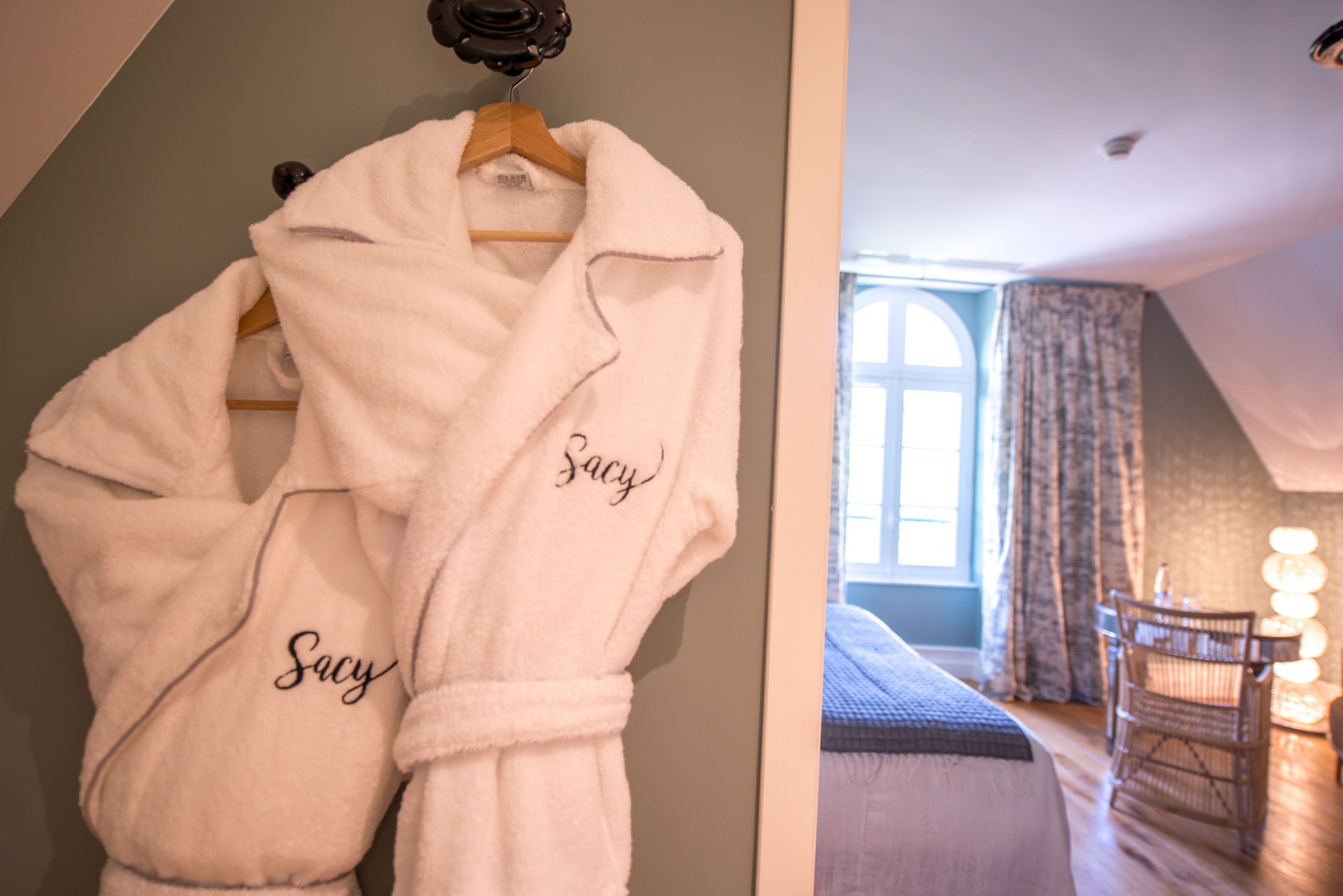 superior double room, vineyard view | bathroom | free toiletries, hair dryer, bathrobes, slippers