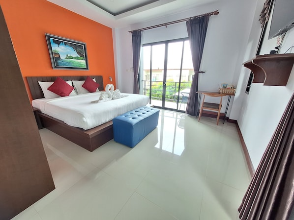 Room | In-room safe, desk, blackout drapes, free WiFi