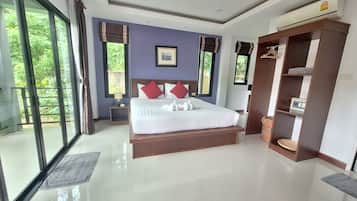 Room | In-room safe, desk, blackout curtains, free WiFi
