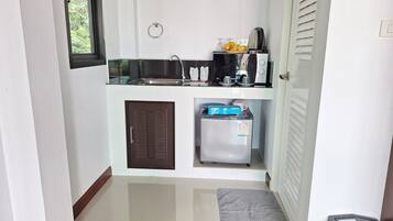 Quarto | Cozinha privada | Geladeira, cafeteira/chaleira, chaleira elétrica