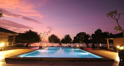 Sylvia Beach Villa